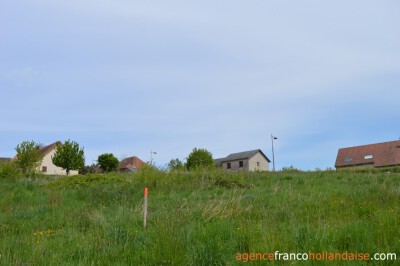 Building plot close to the lake