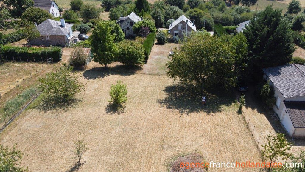 Building plot close to the village