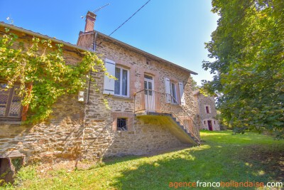 Renovated house with gîte and cottage