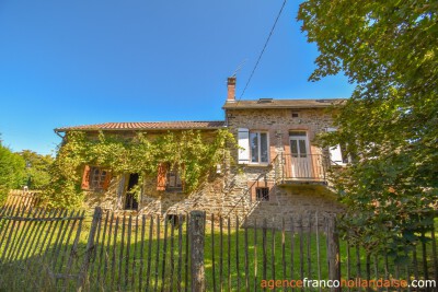 Renovated house with gîte and cottage