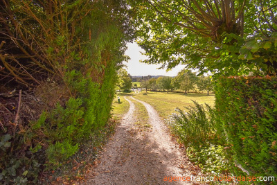 House with barns, swimming pool and close to 4 acres