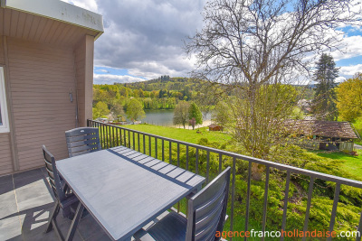 Holiday cottage with lake view