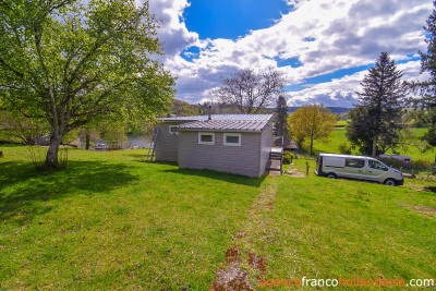 Holiday cottage with lake view