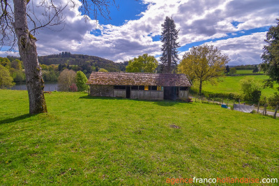 Holiday cottage with lake view