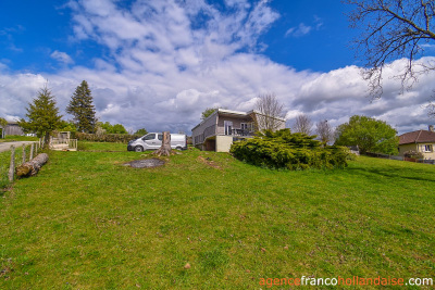 Holiday cottage with lake view