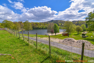 Holiday cottage with lake view