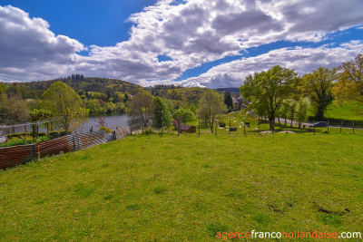 Holiday cottage with lake view