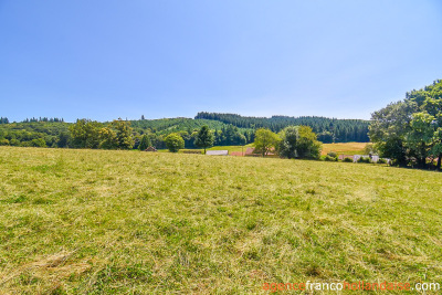 In the countryside and in its green setting