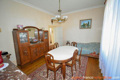 6-bedroom bourgeois house with extra land 