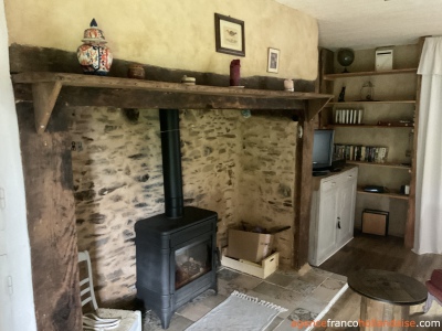 Cosy cottage with barn and woodlands