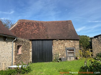 Cosy cottage with barn and woodlands