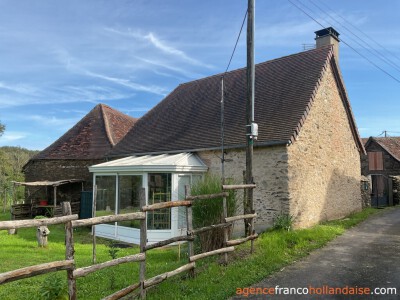 Cosy cottage with barn and woodlands