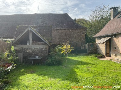 Cosy cottage with barn and woodlands