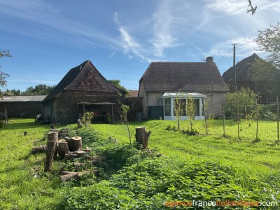 Cosy cottage with barn and woodlands