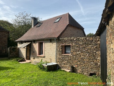 Cosy cottage with barn and woodlands