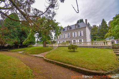 Stately property overlooking the valley