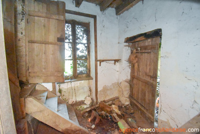 Limousin farmhouse in need of a complete renovation