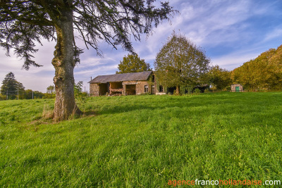 Limousin farmhouse in need of a complete renovation