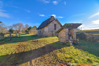 Farmhouse with 7 ½ acres