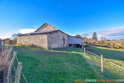 Farmhouse with 7 ½ acres