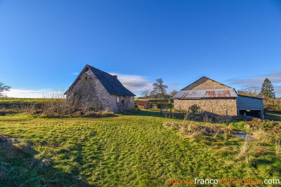 Farmhouse with 7 ½ acres