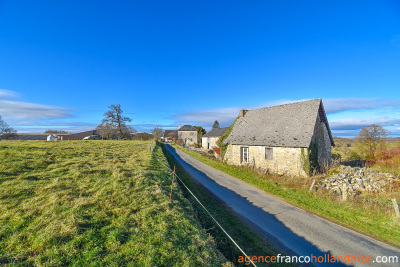 Farmhouse with 7 ½ acres