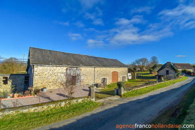 Farmhouse with 7 ½ acres