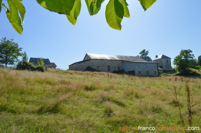 Farmhouse with 7 ½ acres